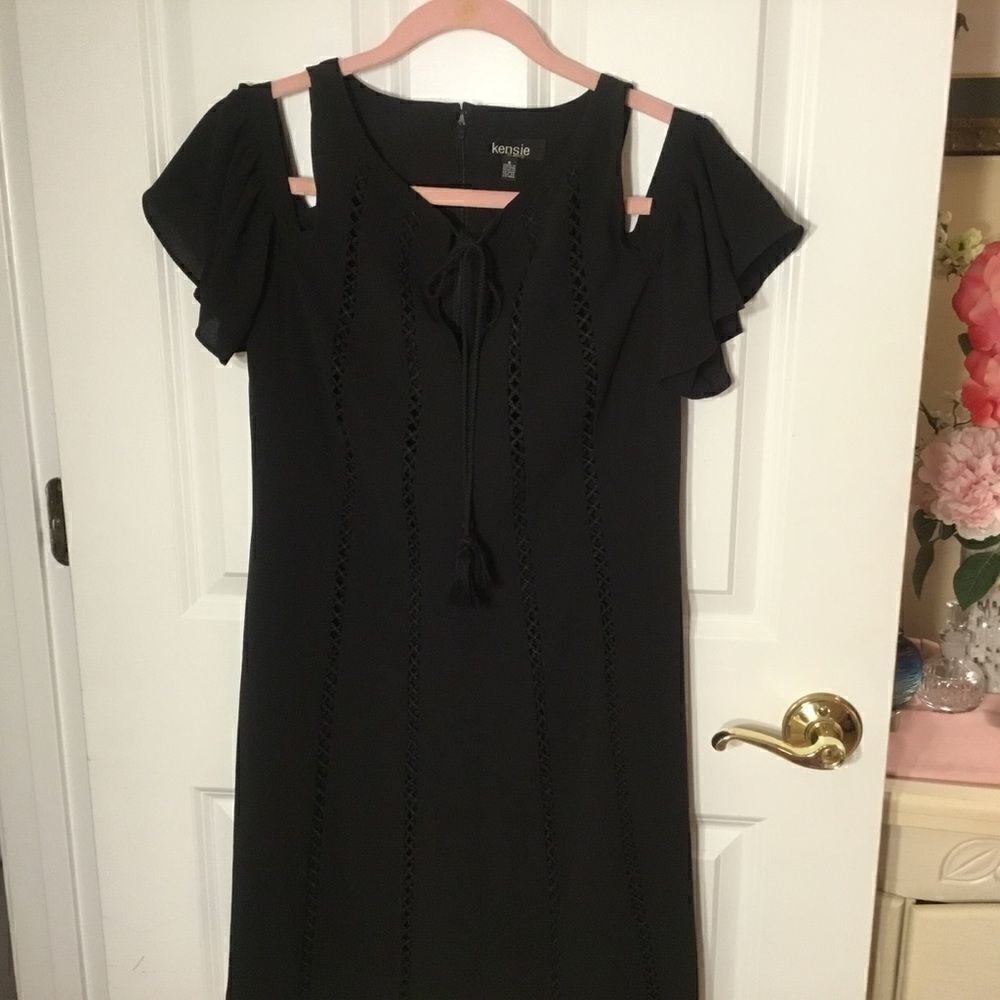 NWOT. Kensie Cold Shoulder Black Dress Women’s Sz. 6